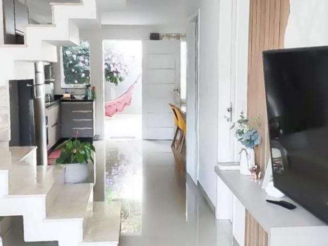 SOBRADO COM ÁTICO SEMI MOBILIADO NA REGIÃO SANTA CÂNDIDA