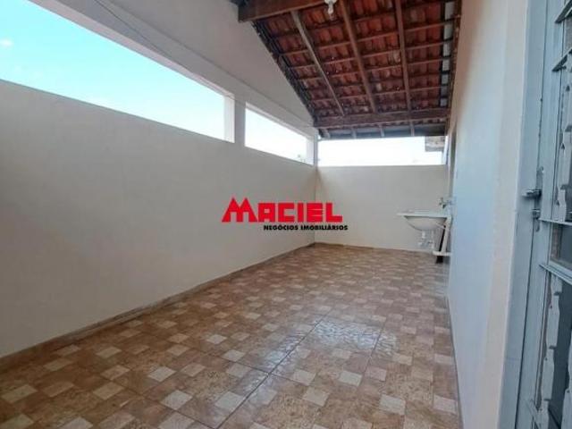 Sobrado com Duas Casas Independentes no Campos de São José Financiável e Documentação Completa