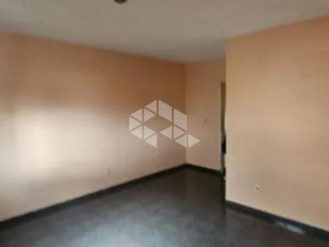 Sobrado com Garagem para 10 Veículos em Rua Fechada no Lauzane Paulista