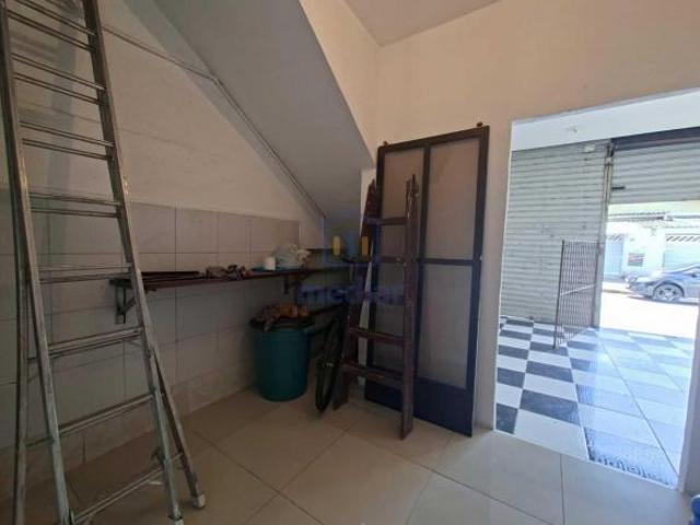Sobrado com loja comercial no térreo + Apartamento de 01 dormitório parte superior