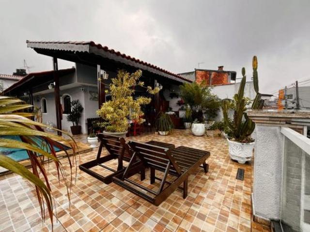 Sobrado com piscina no Taboão da serra