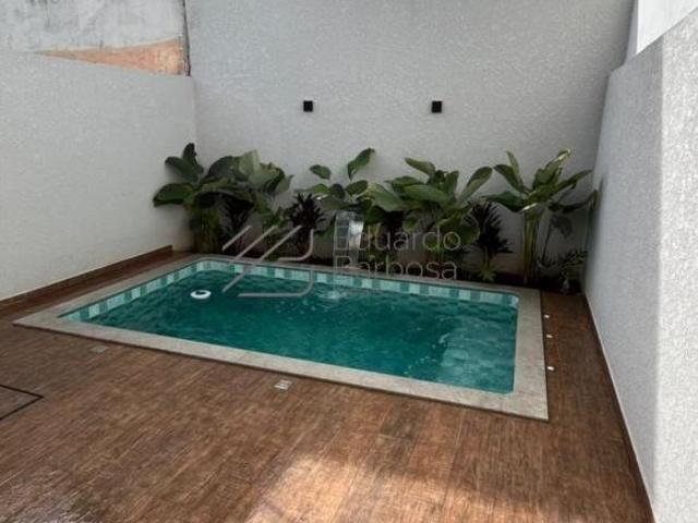 Sobrado com Piscina à Venda em Atibaia/SP