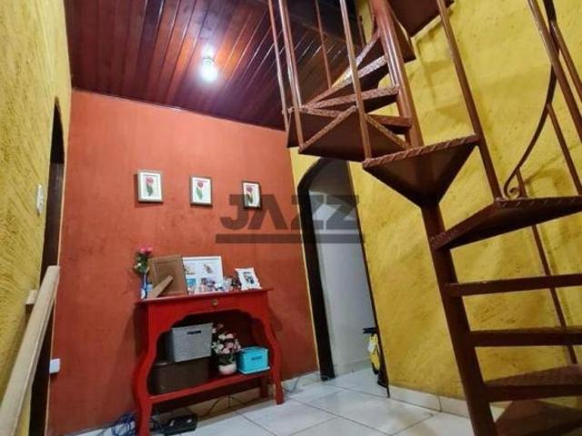Sobrado com piscina à venda no Bosque dos Ipês zona sul