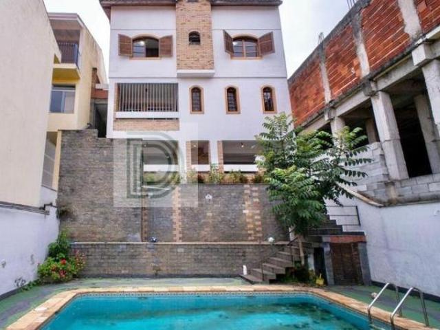 Sobrado com Piscina Bonfiglioli