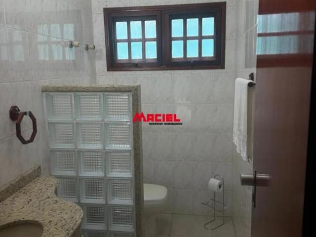 Sobrado condomínio Colinas 3 dm, suite, terreno 360 m2