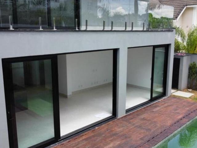 Sobrado Condominío Swiss Park 4 Dormitórios 4 Vagas