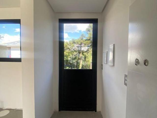 Sobrado duplex com 02 dormitórios em Farroupilha