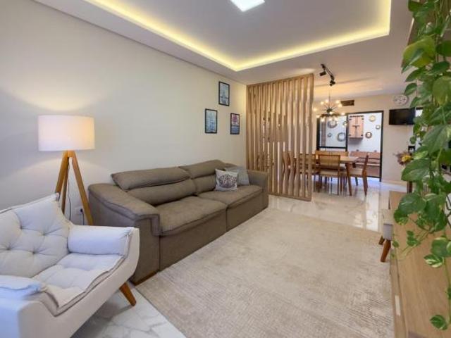 Sobrado Duplex de Alto Padrão no Xaxim | 3 Quartos | Energia Solar | Semi Mobiliado