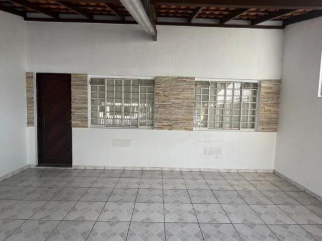 SOBRADO DUPLEX DE FRENTE PARA A RUA SEMI MOBILIADO À VENDA NO BOQUEIRÃO SCHMOELLER IMÓVEIS
