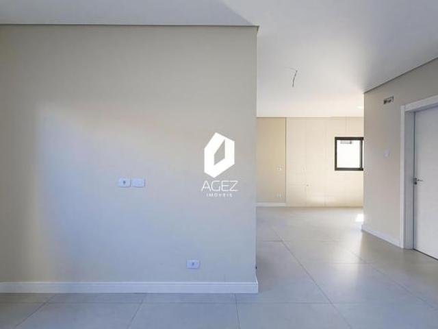 Sobrado Duplex, frente rua, Face Norte, 3 Quartos, 2 Vagas à Venda Curitiba