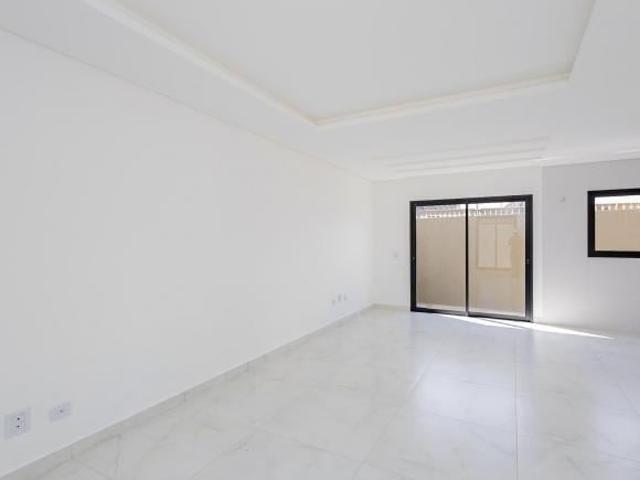 Sobrado de Alto Padrão com 3 Quartos, Suíte e Conforto Exclusivo
