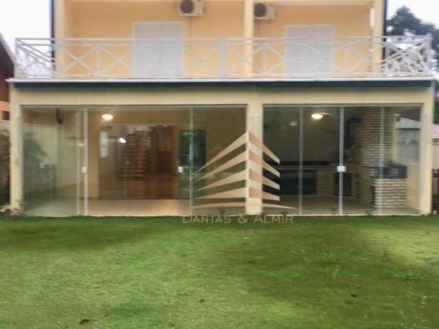 Sobrado de Alto Padrão com 3 Suítes, 500m² de Terreno e Espaço Gourmet no Condomínio Paysage Vert –