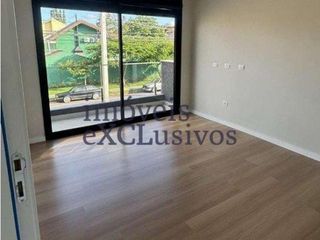 Sobrado de alto padrão em condomínio fechado
