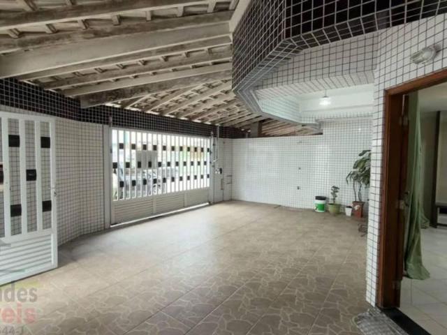 Sobrado de Esquina 3 Quartos E 3 Vagas Para Alugar Definitivo R$6.000 Pacote Canto Do Forte Praia Gr
