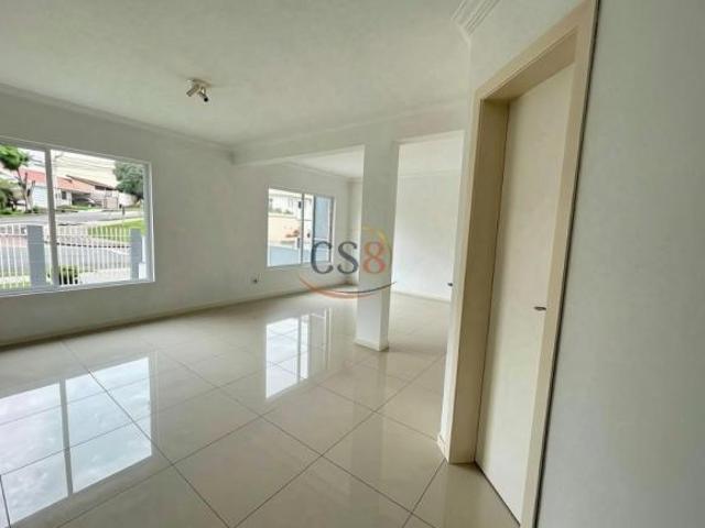 Sobrado de esquina com 228 m² e 5 vagas à venda no Mossunguê ? próximo ao Parque Barigui
