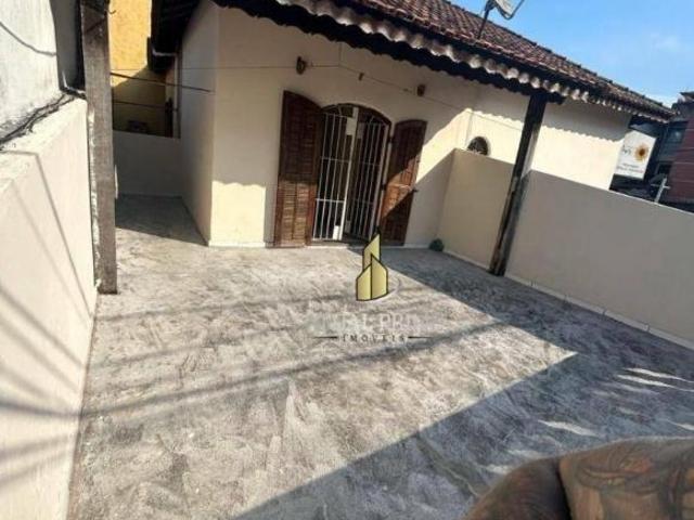 Sobrado de esquina à venda no Jardim São Jorge, Mauá, com 3 quartos e salão comercial independente!