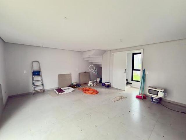 Sobrado de esquina à venda próximo da Lagoa
