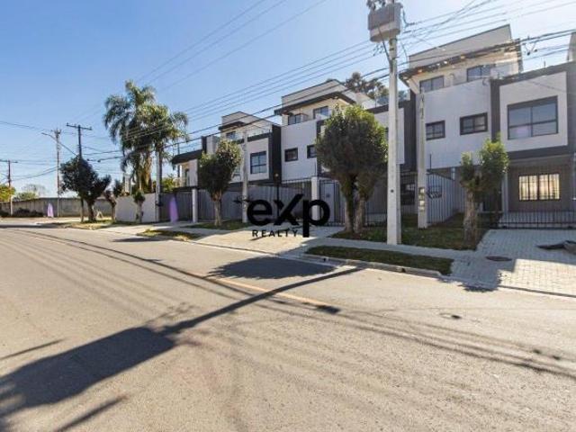Sobrado de frente para rua Cajuru 170m²