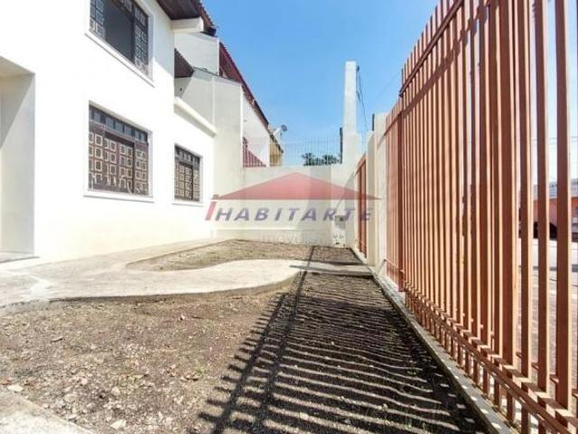 Sobrado de Luxo com 3 quartos e 2 suítes em Cajuru, Curitiba PR: 450m², 2 salas, 5 banheiros e 4 vag