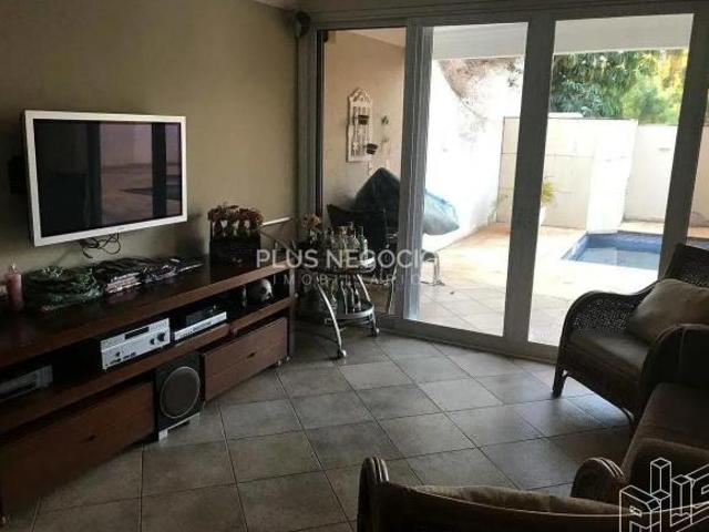 Sobrado de Luxo no Condomínio Granja Olga R$1,8 Mi Desfrute do Melhor em Conforto e Exclusividade