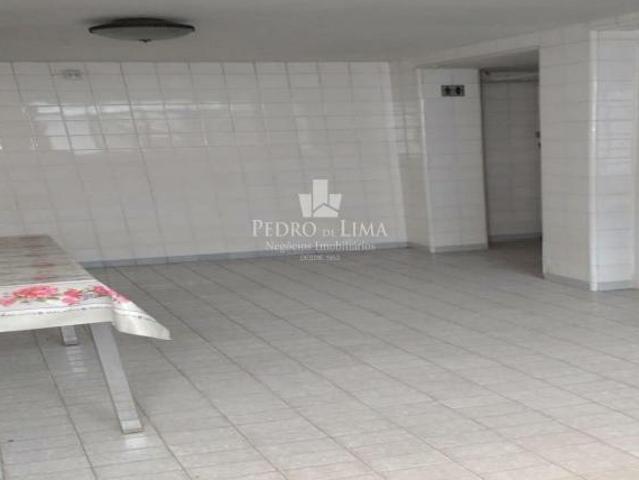 Sobrado de uso misto, centro Penha. São 300 m² construídos. Perto de futura estação de Metrô
