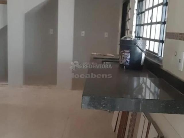 Sobrado de 04 dormitórios no bairro Residencial São Benedito na cidade de Jaci/SP
