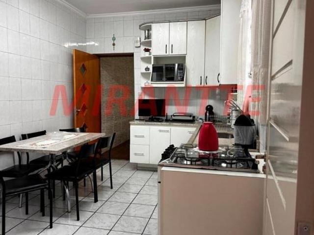 Sobrado de 146m² com 2 quartos