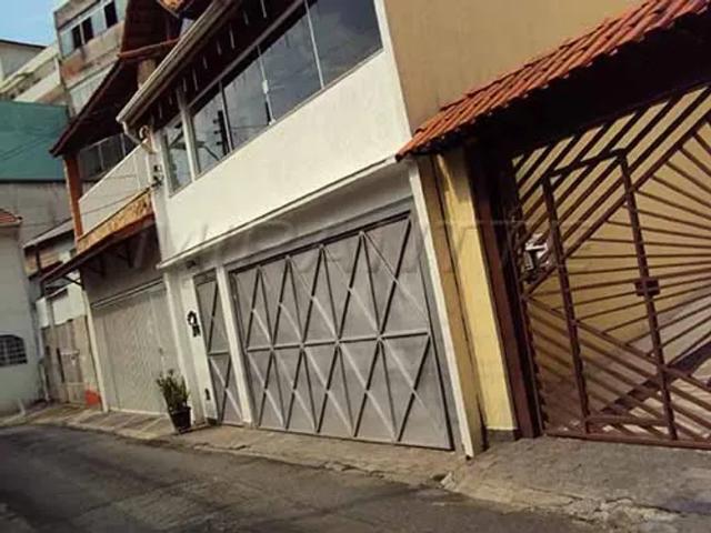 Sobrado de 180m² com 3 quartos em Água Fria
