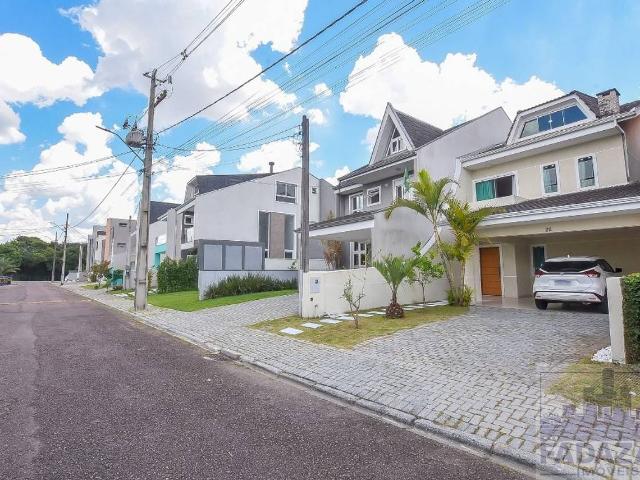 Sobrado de 185 m² na Senador Salgado Filho Uberaba Curitiba PR, aluguel por R$ 6.300/mês