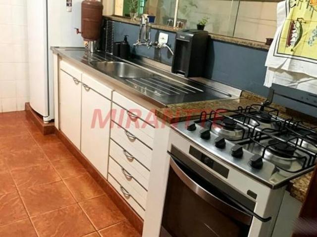 Sobrado de 1988m² com 3 quartos