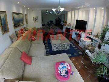 Sobrado de 198m² com 4 quartos