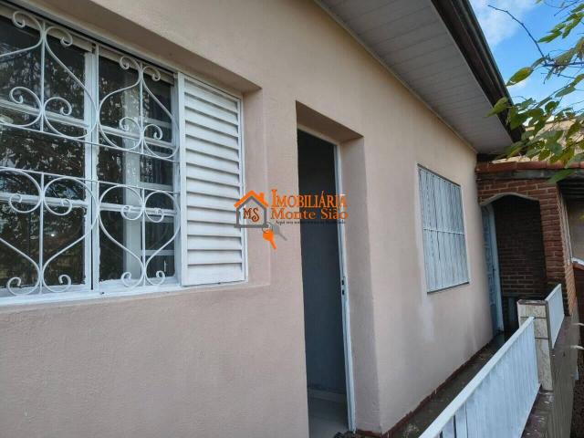 Sobrado de 100 m² na Antônio Souza Picanco Guarulhos SP, aluguel por R$ 3.850/mês