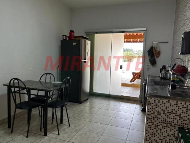 Sobrado de 108m² com 2 quartos