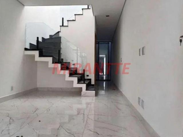 Sobrado de 114m² com 2 quartos