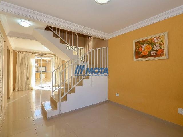 Sobrado de 125 m² na Gastão Luiz Cruls Bairro Alto Curitiba PR, aluguel por R$ 3.200/mês