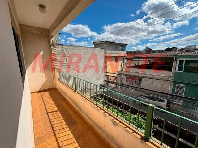 Sobrado de 242m² com 4 quartos