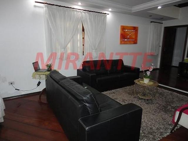 Sobrado de 245m² com 3 quartos