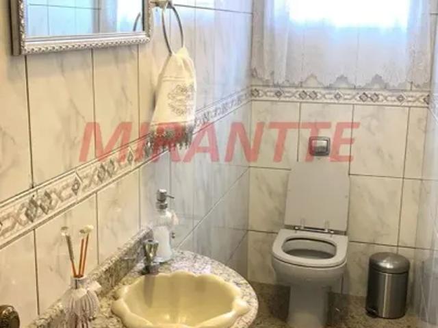 Sobrado de 245m² com 4 quartos em Tremembe