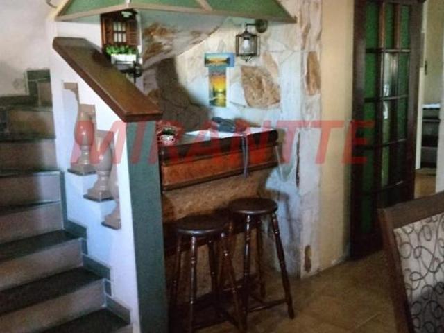 Sobrado de 250m² com 4 quartos