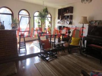 Sobrado de 259m² com 4 quartos