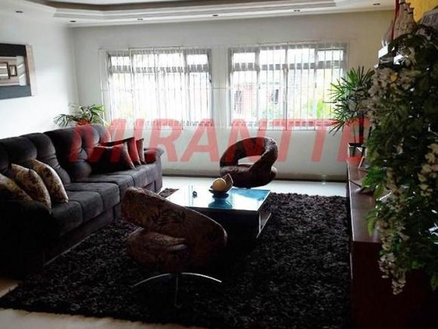 Sobrado de 294m² com 6 quartos