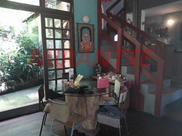 Sobrado de 210m² com 3 quartos