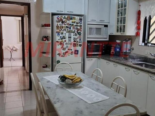Sobrado de 212m² com 3 quartos