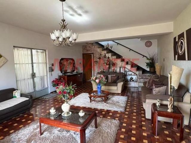 Sobrado de 214m² com 3 quartos
