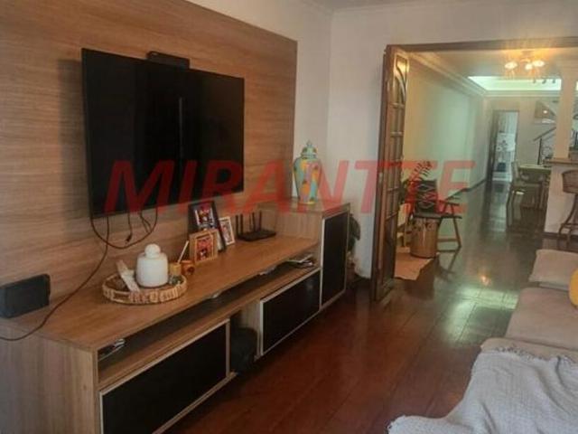 Sobrado de 219m² com 3 quartos