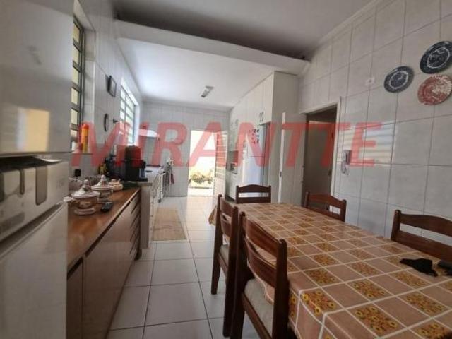 Sobrado de 230m² com 3 quartos