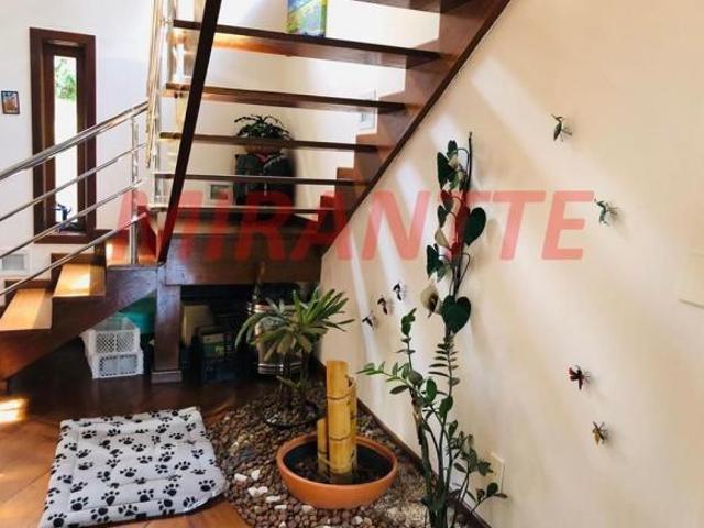 Sobrado de 355m² com 4 quartos