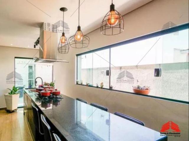 Sobrado de 375 m² a venda na Vila Formosa, com 4 dormitórios sendo 2 suites, 4 banheiros, 6 vagas de