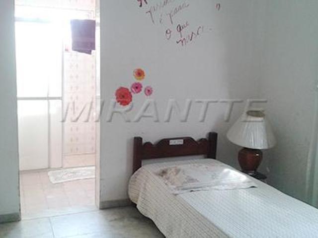 Sobrado de 395m² com 6 quartos