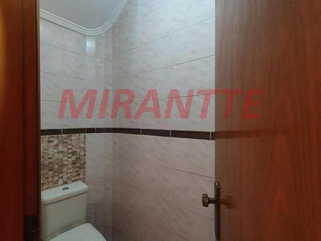 Sobrado de 300m² com 4 quartos